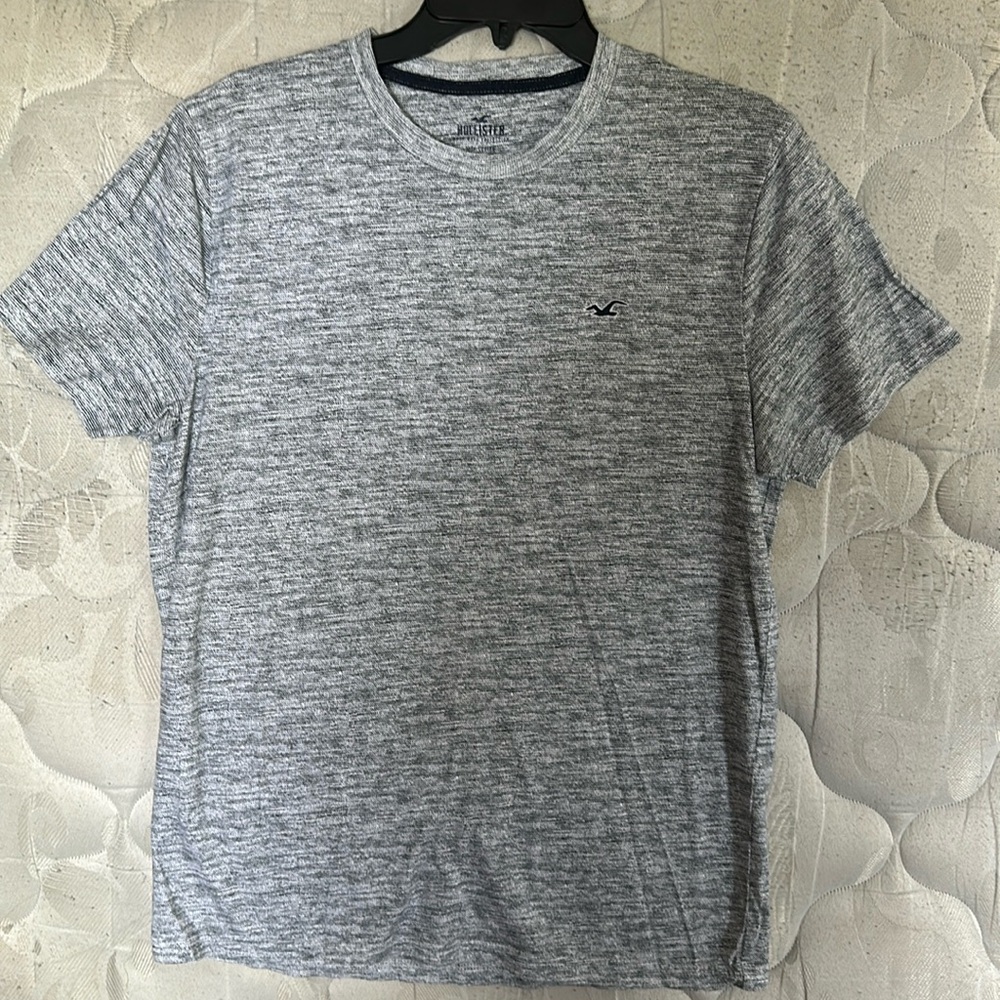 Hollister Men’s shirt size medium
